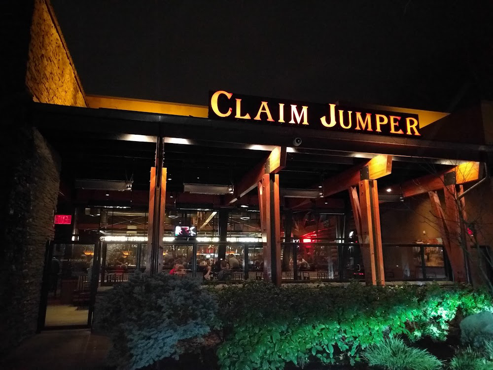 Claim-Jumper-Steakhouse-Bar-Tualatin